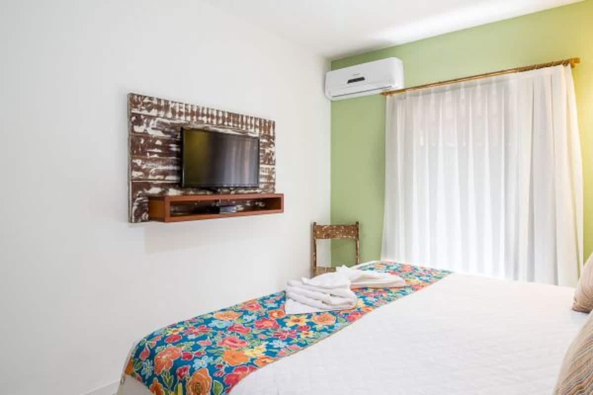 Deluxe Double Room | Minibar, in-room safe, free WiFi, bed sheets