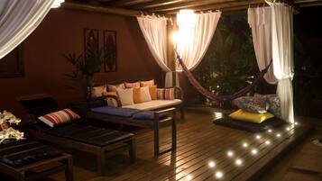 Televisión LED, películas con cargo