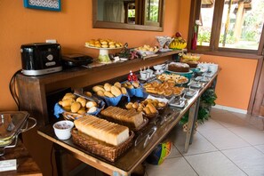 Desayuno buffet incluido todos los días 
