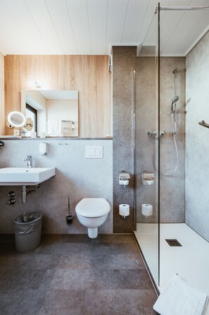 Double Room, Balcony | Bathroom - Landgasthaus Pfahl (Wershofen)