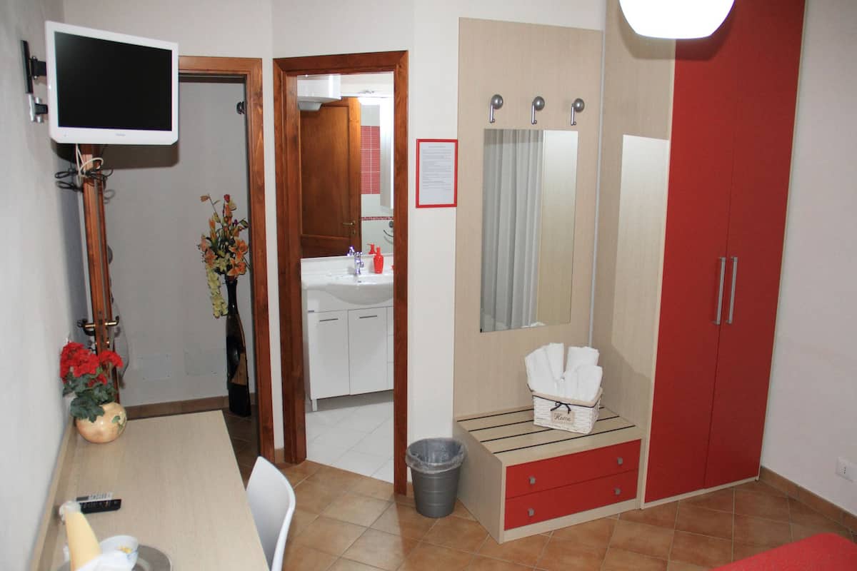 Habitación doble Deluxe | Ropa de cama de alta calidad, minibar, escritorio y insonorización