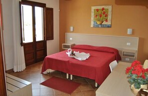 Premium-sengetøj, minibar, skrivebord, lydisolering