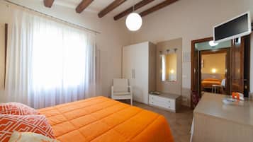 Suite Junior, 2 camere da letto | Biancheria da letto di alta qualità, minibar, una scrivania