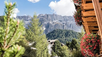 Minibar, safe på rommet, individuelt innredet og skrivebord