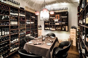 Lunch and dinner served, local cuisine - Boutique Hotel Nives (Selva di Val Gardena)