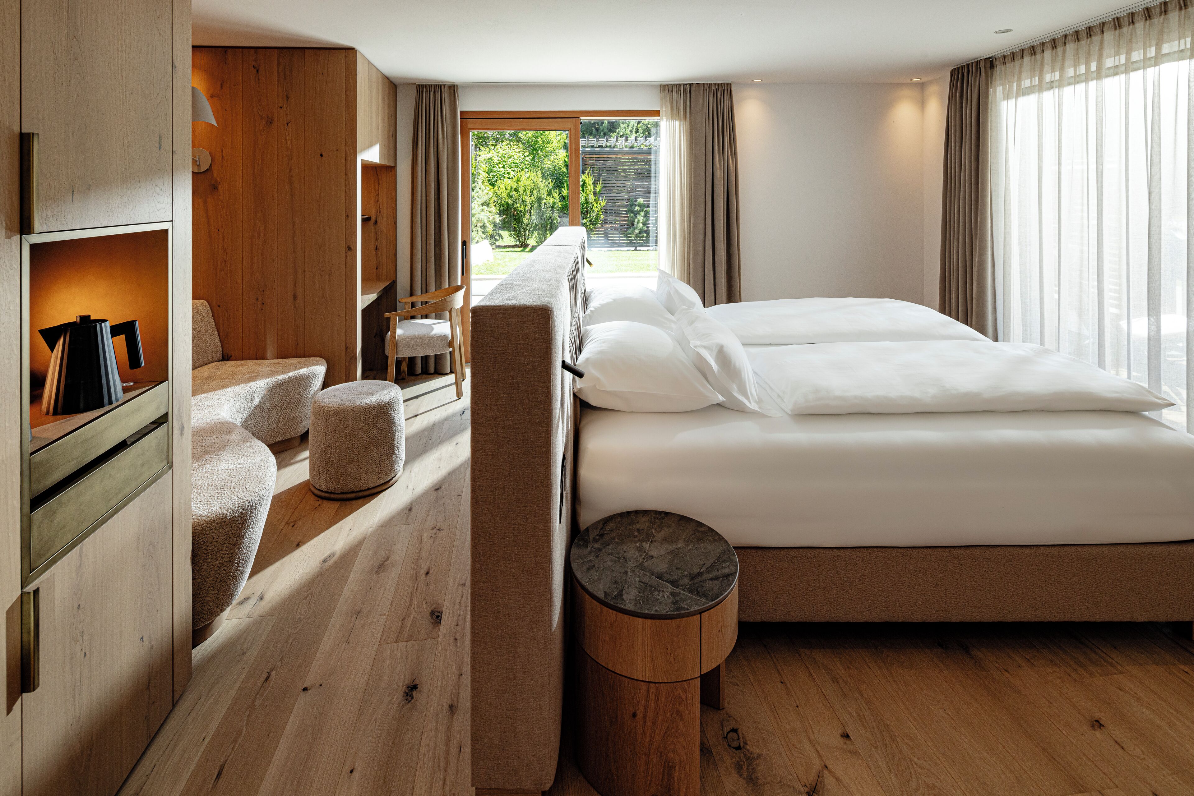 Kamar Double atau Twin Eksklusif, sauna, pemandangan gunung | Minibar, brankas, meja kerja, dan ruang kerja ramah laptop