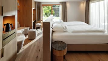Kamar Double atau Twin Eksklusif, sauna, pemandangan gunung | Minibar, brankas, meja kerja, dan ruang kerja ramah laptop
