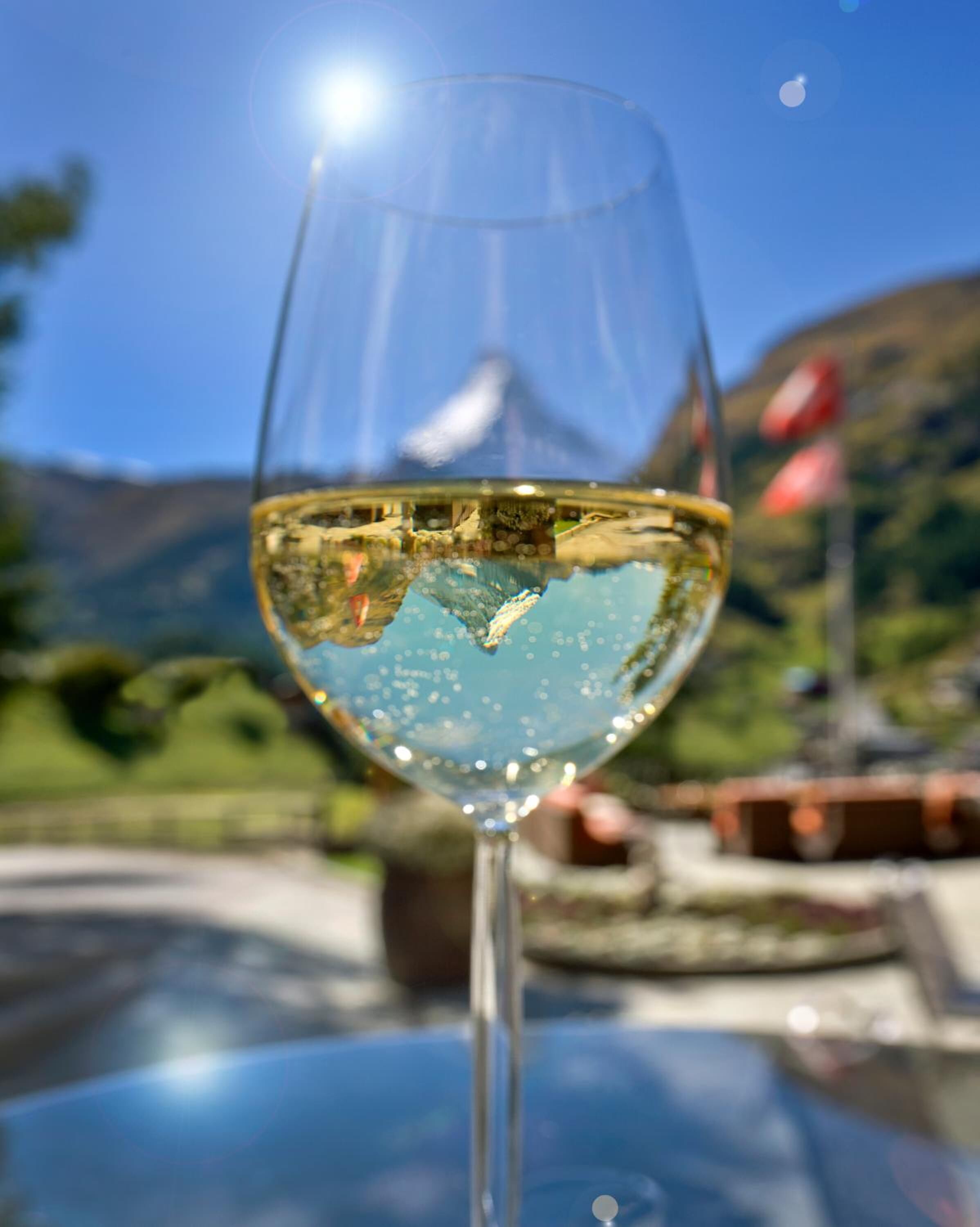 lunch and dinner served, international cuisine