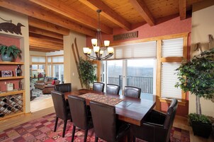 Room, 6 Bedrooms (Home) | Dining room