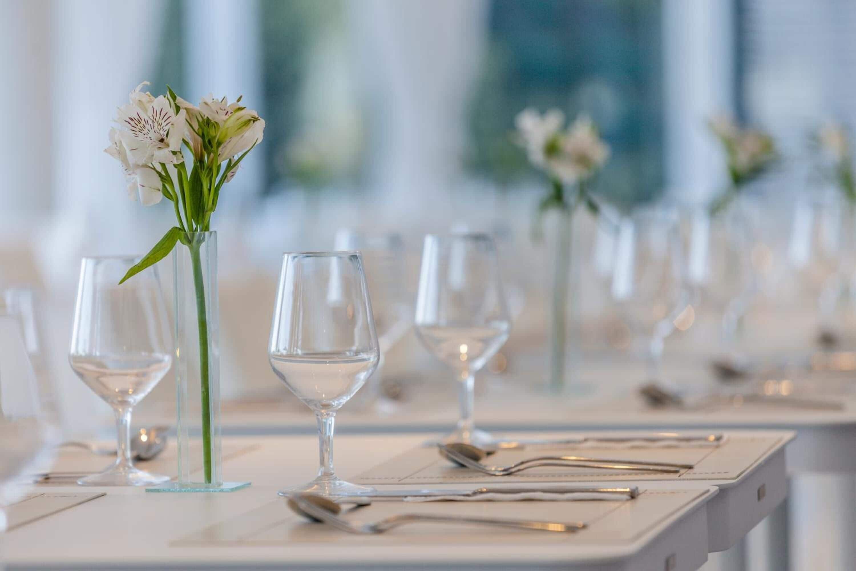 breakfast, lunch and dinner served