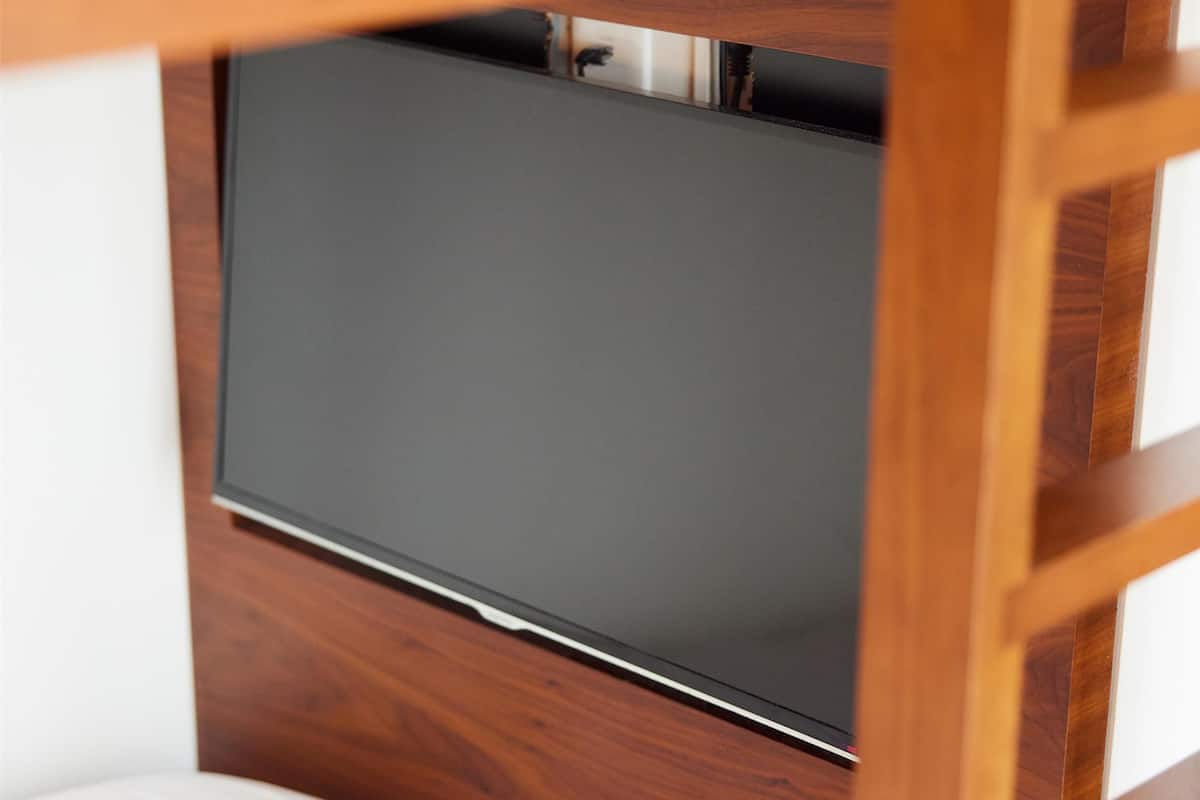 Premium bedding, in-room safe, iron/ironing board, WiFi (free)