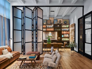 Meeting space at Arlo NoMad