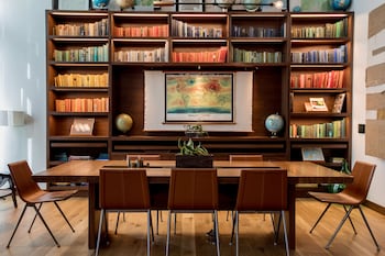 Meeting space at Arlo NoMad