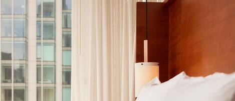 Premium bedding, in-room safe, iron/ironing board, WiFi (free)