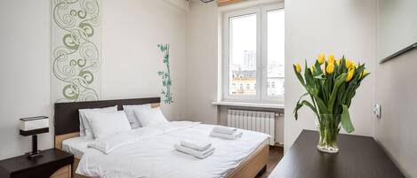 都會公寓, 2 間臥室, 簡易廚房, 城市景觀 | 熨斗/熨衣板、免費無線上網、床單