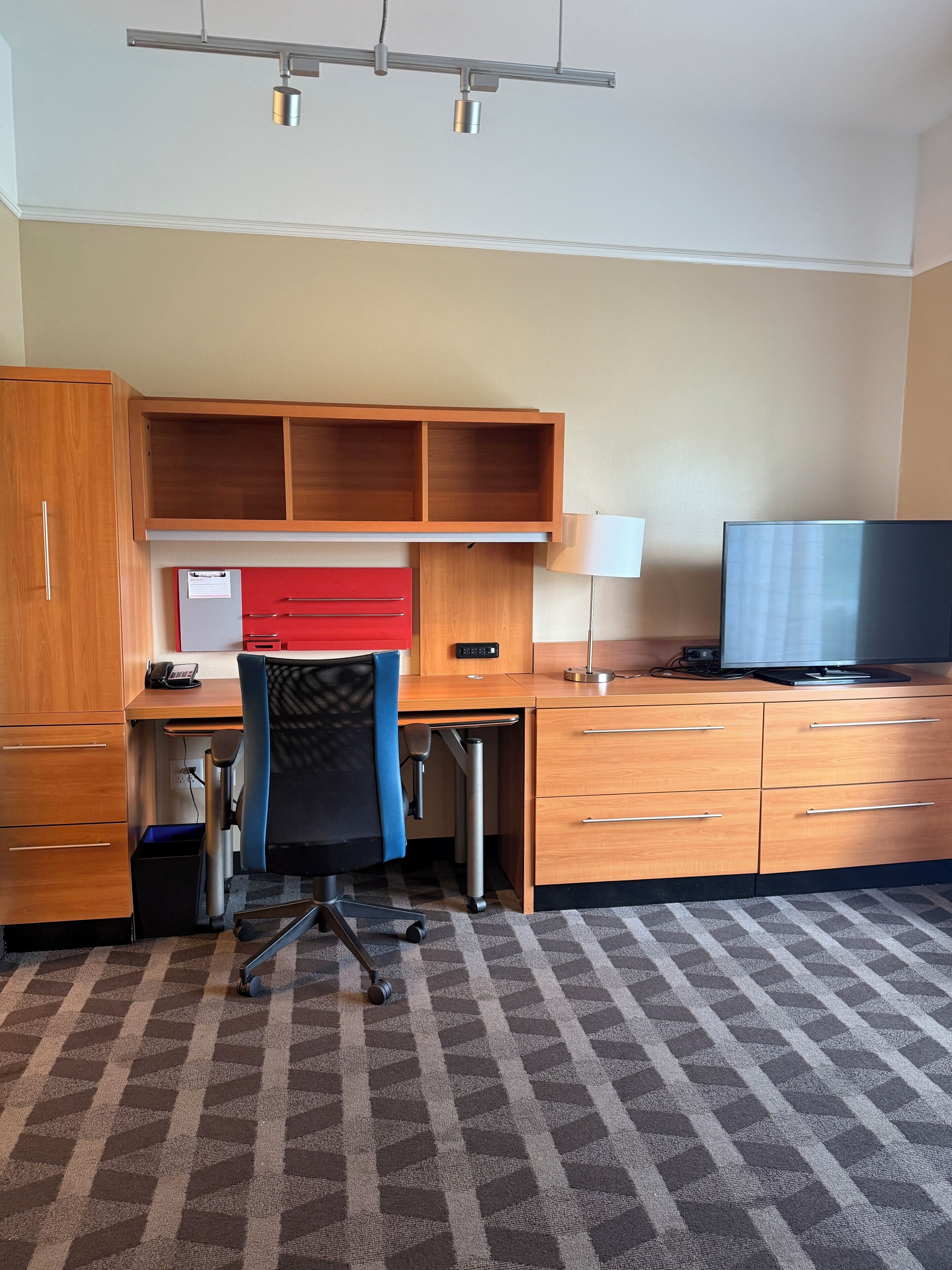 1 bedroom, in-room safe, desk, laptop workspace
