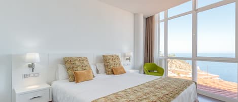 Economy Studio, 1 Double Bed with Sofa bed, Sea View | 1 bedroom, in-room safe, desk, blackout drapes