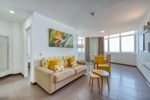 Economy Studio, 1 Double Bed with Sofa bed, Sea View | Living room - Holiday Club Vista Amadores (Mogan)