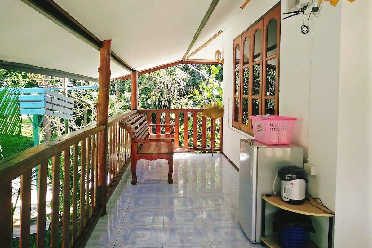 TonNao Cottage | 门廊