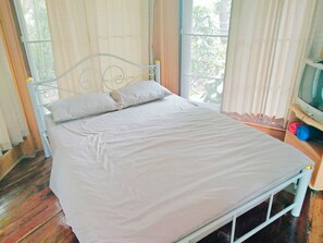 Sanyajai Cottage | Escrivaninha, camas extras/dobráveis (sobretaxa), Wi-Fi de cortesia