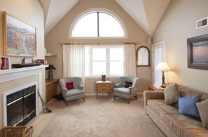 Condo, 2 Bedrooms, Mountainside (Winter Place, plus Loft) | Living room