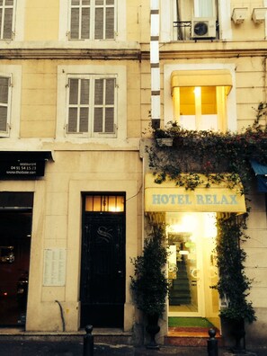 Property entrance - Hôtel Relax (Marseille)