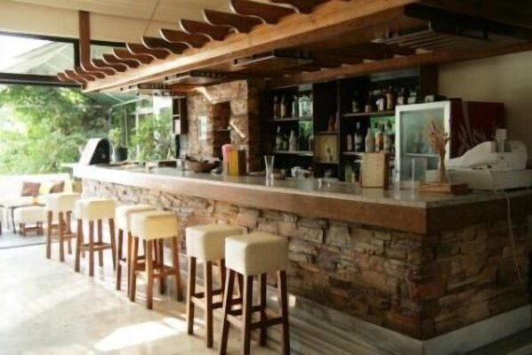 Bar (en la propiedad)