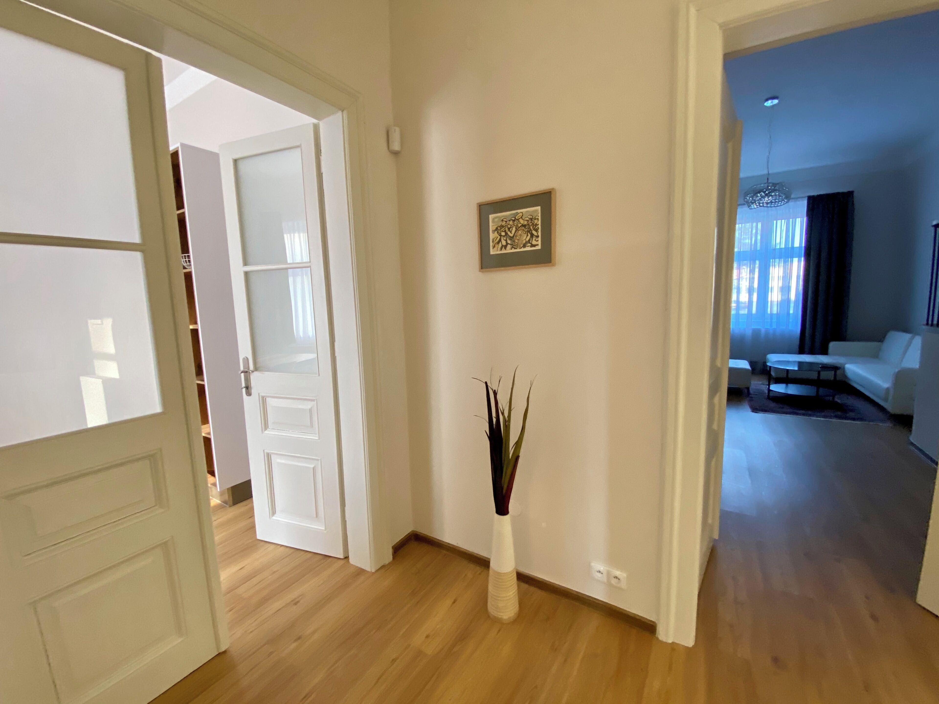 Apartemen Deluks, 2 kamar tidur | Minibar, brankas, dan setrika/meja setrika