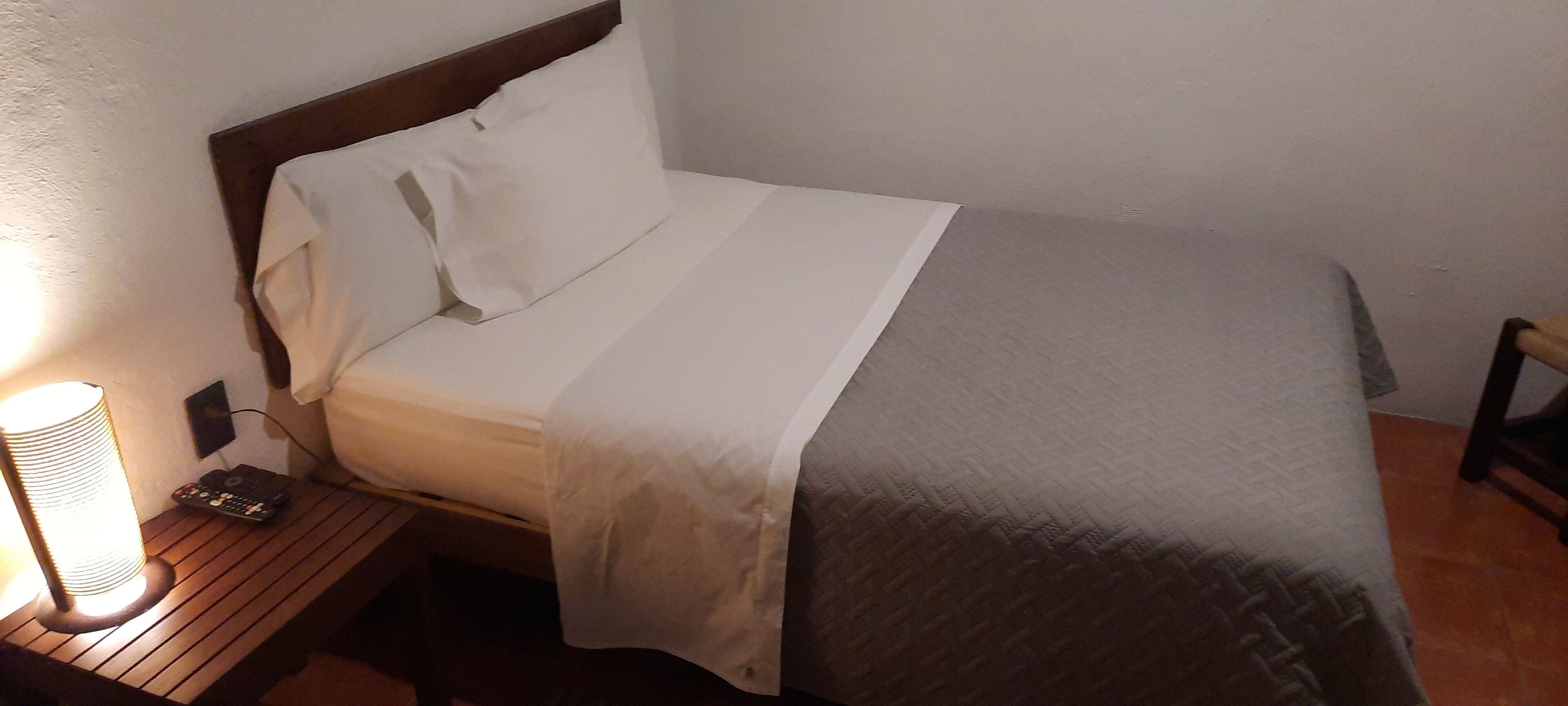 standard room, 1 double bed | free cots/infant beds, free wifi, bed sheets