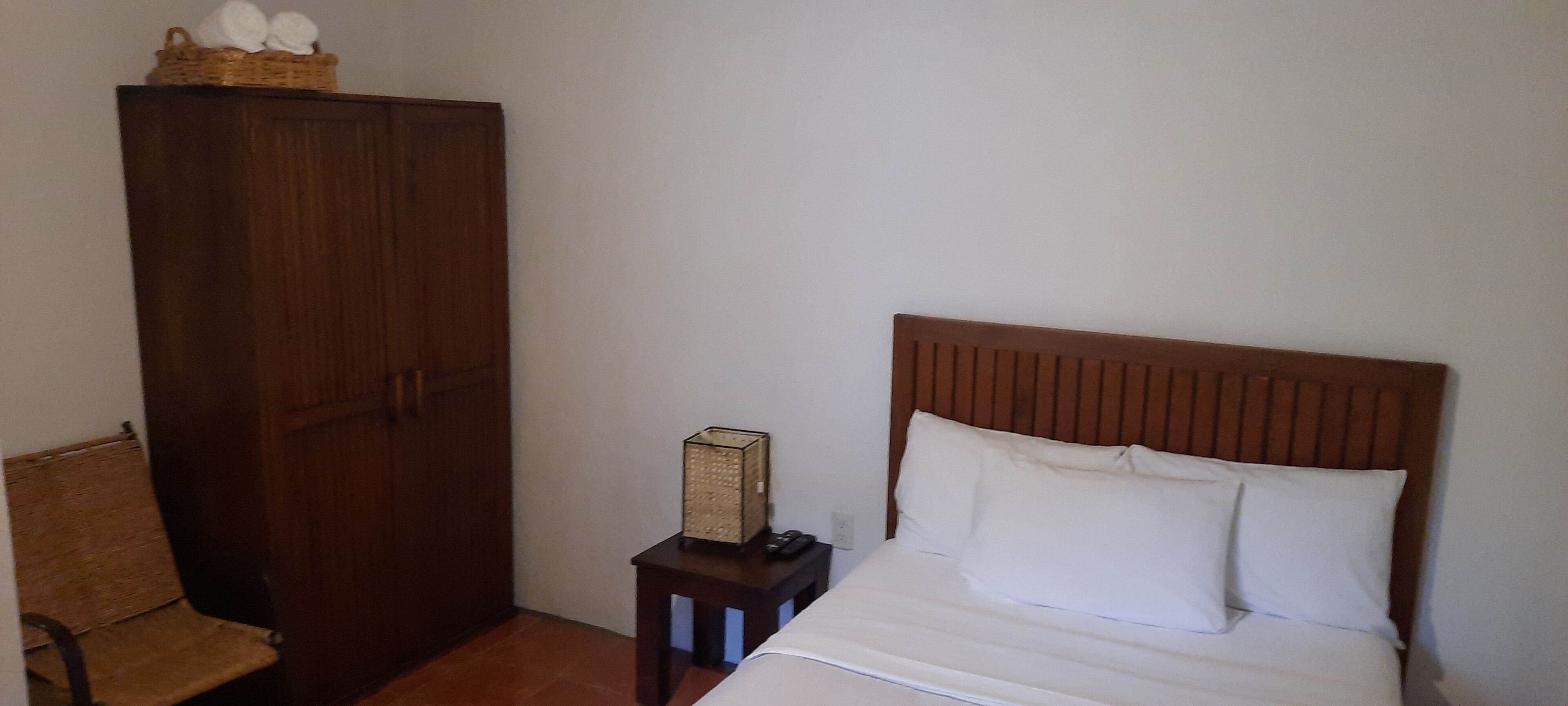 standard room, 1 double bed | free cots/infant beds, free wifi, bed sheets