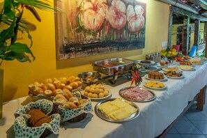 Bao gồm bữa sáng buffet hàng ngày 
