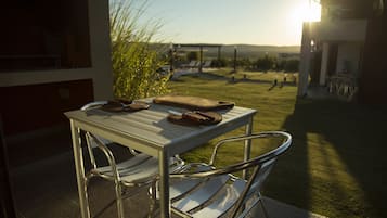 Premium Suite, Pool View | Terrace/patio