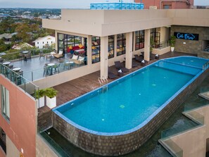 Rooftop pool - Golden Tulip Belitung (Tanjung Pandan)
