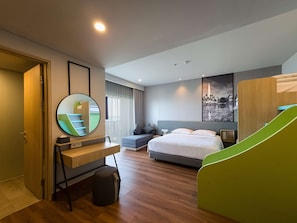 In-room safe, desk, free WiFi, bed sheets