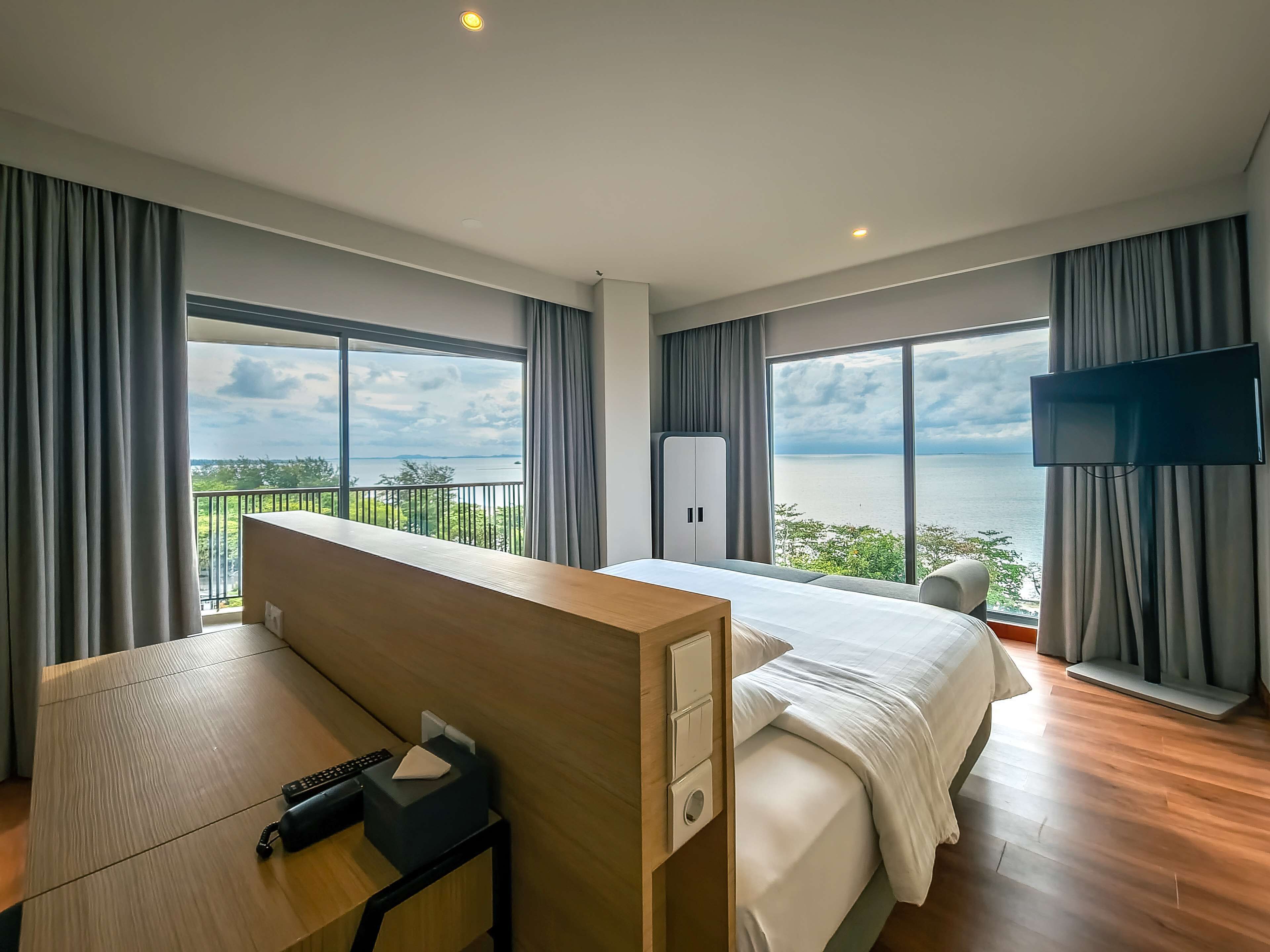 In-room safe, desk, free WiFi, bed sheets