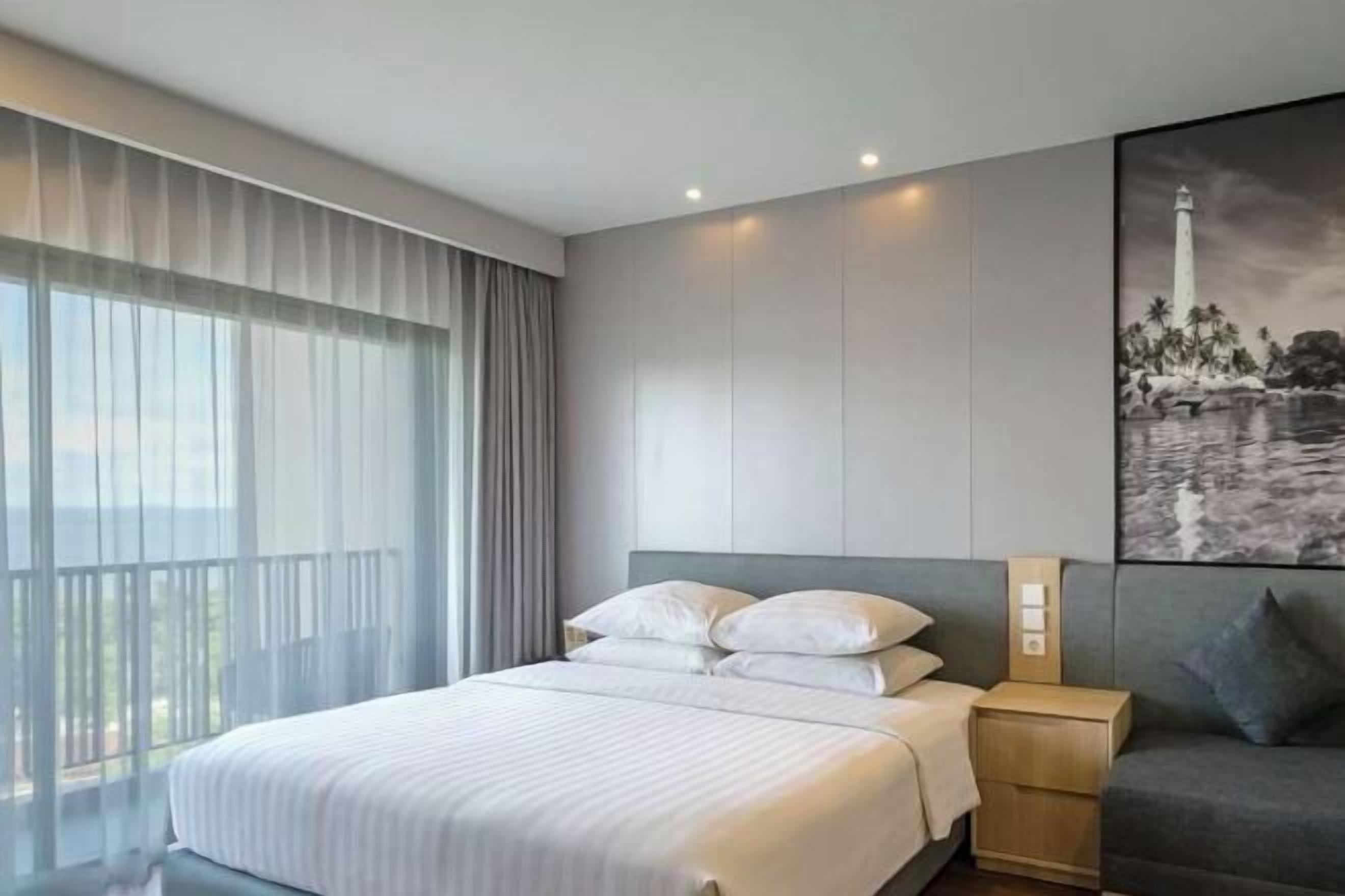 ตู้นิรภัยในห้องพัก, โต๊ะทำงาน, Wi-Fi ฟรี, ผ้าปูที่นอน