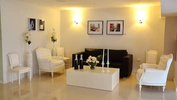 Presidential Suite | Living area | Flat-screen TV