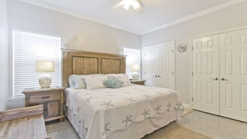 Condo, 1 Bedroom, Kitchen | Bathroom | Shower, hair dryer, towels, shampoo