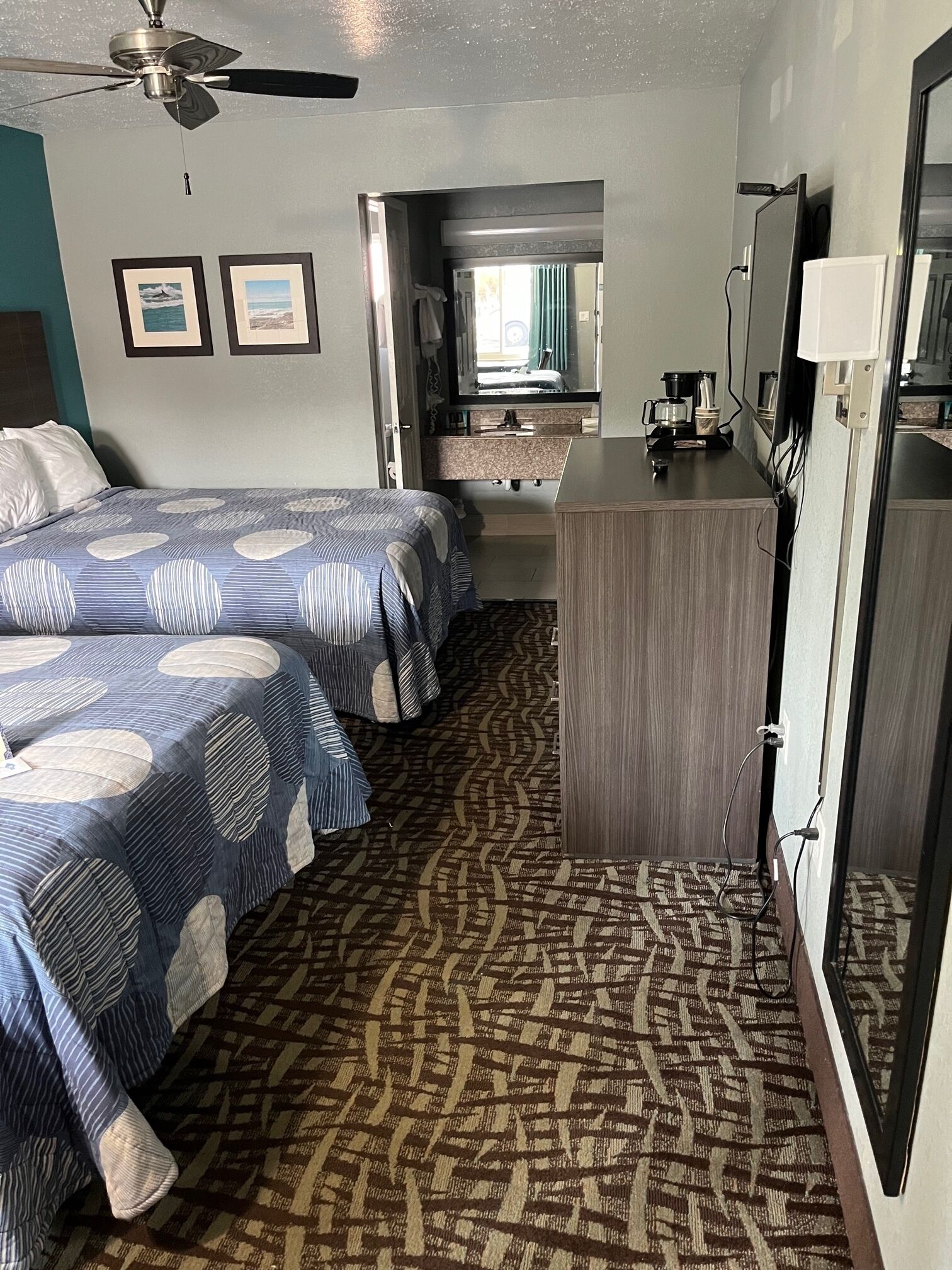 Skrivbord, strykjärn/strykbräda, gratis wi-fi och sängkläder