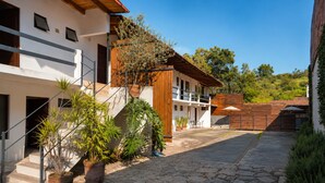 Front of property - Villa Maria Hotel (Valle de Bravo)