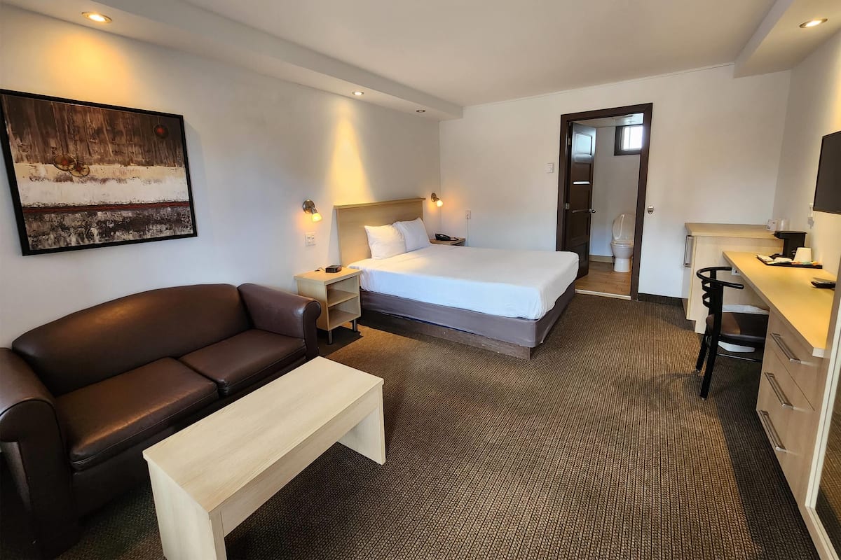 Bureau, chambres insonorisées, Wi-Fi gratuit, draps fournis