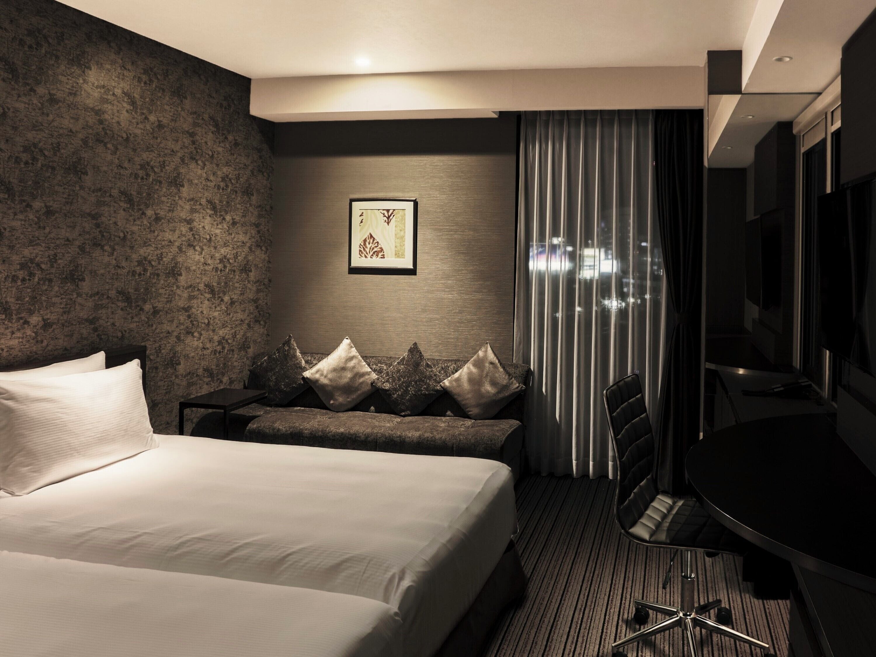 1 bedroom, premium bedding, in-room safe, desk