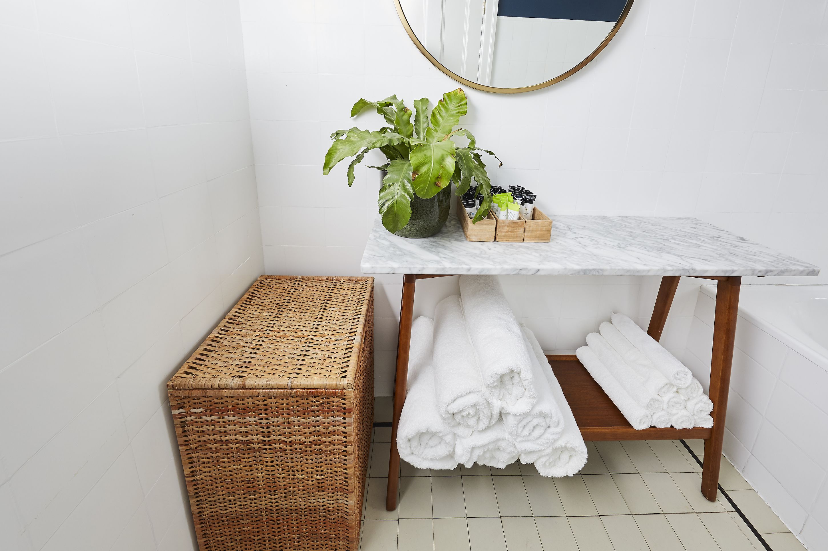 提供毛巾、番梘、洗頭水、廁紙