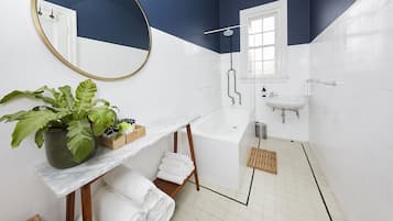Håndklæder, Sæbe, Shampoo, Toiletpapir