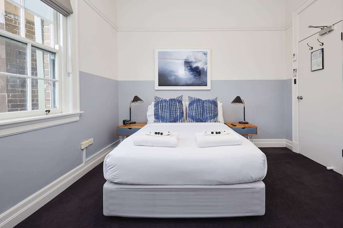 Tweepersoonskamer, 1 tweepersoonsbed, gedeelde badkamer (Heritage Room) | 1 slaapkamer, gratis wifi, beddengoed