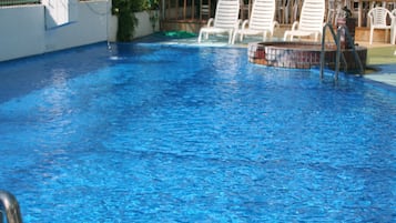 Kolam renang outdoor