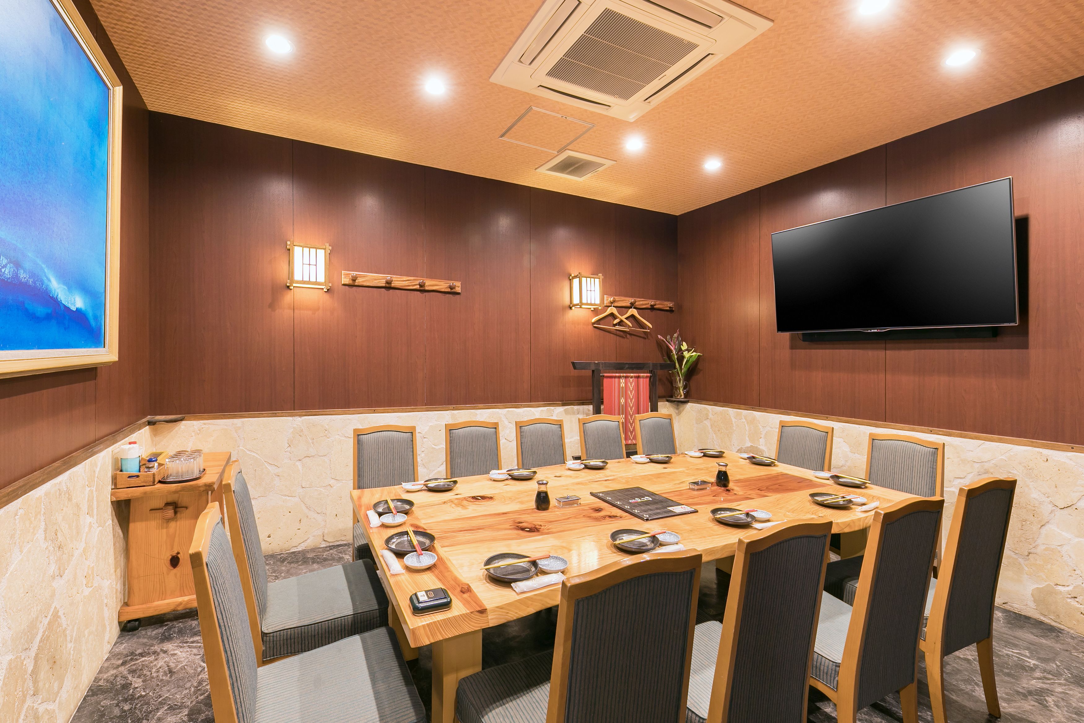 4 restaurants, breakfast, lunch, dinner served; japanese cuisine