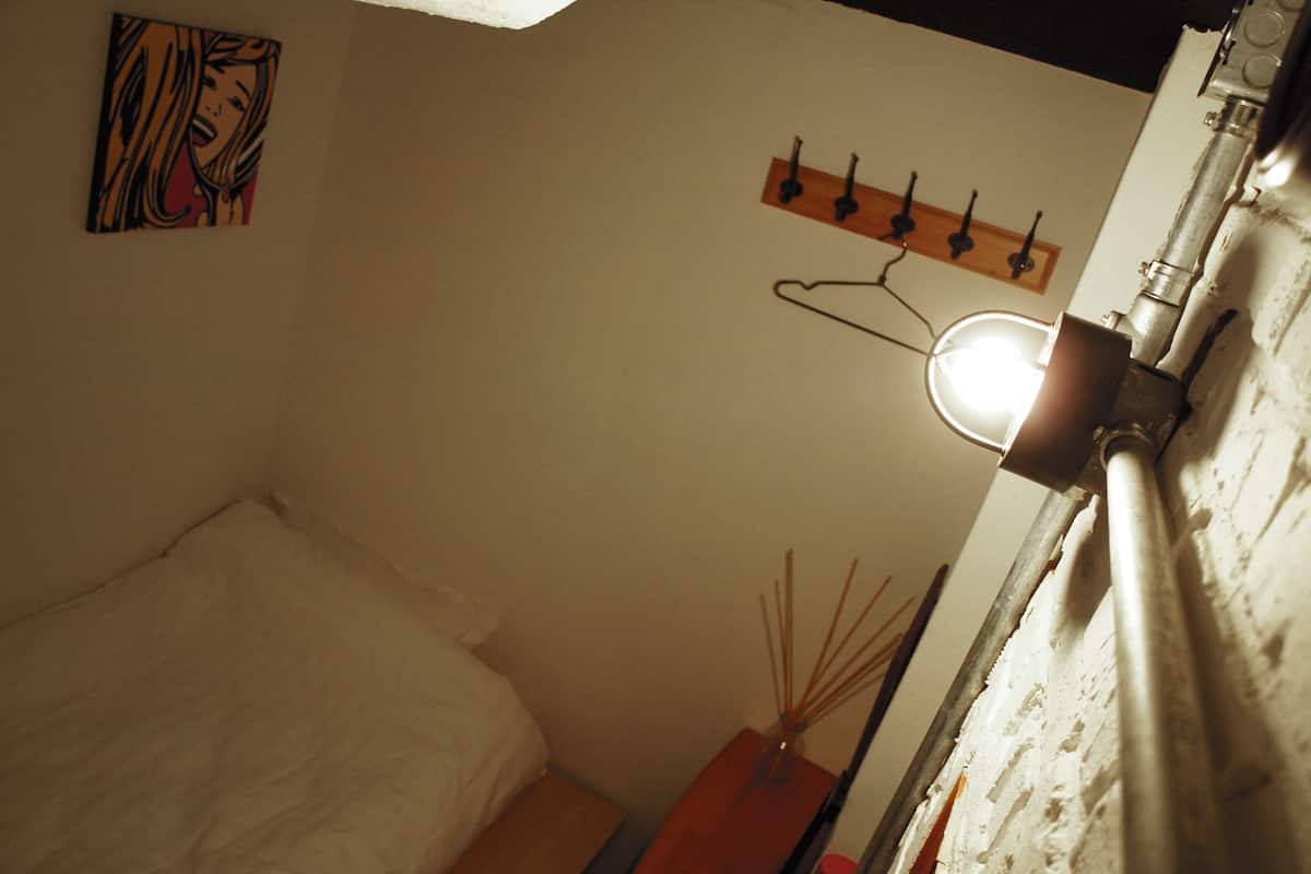 1 bedroom, premium bedding, free WiFi, bed sheets