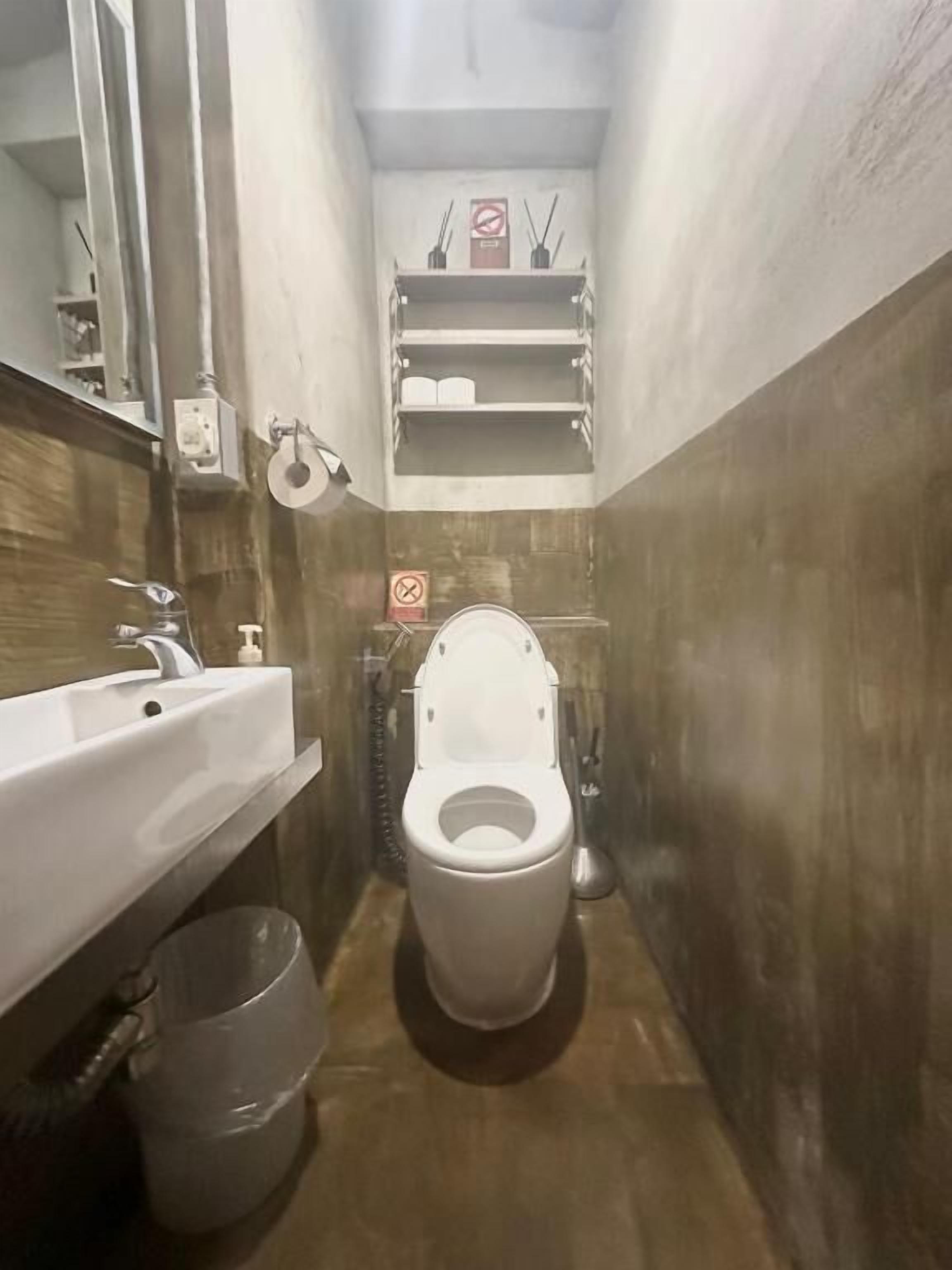 Hair dryer, slippers, towels