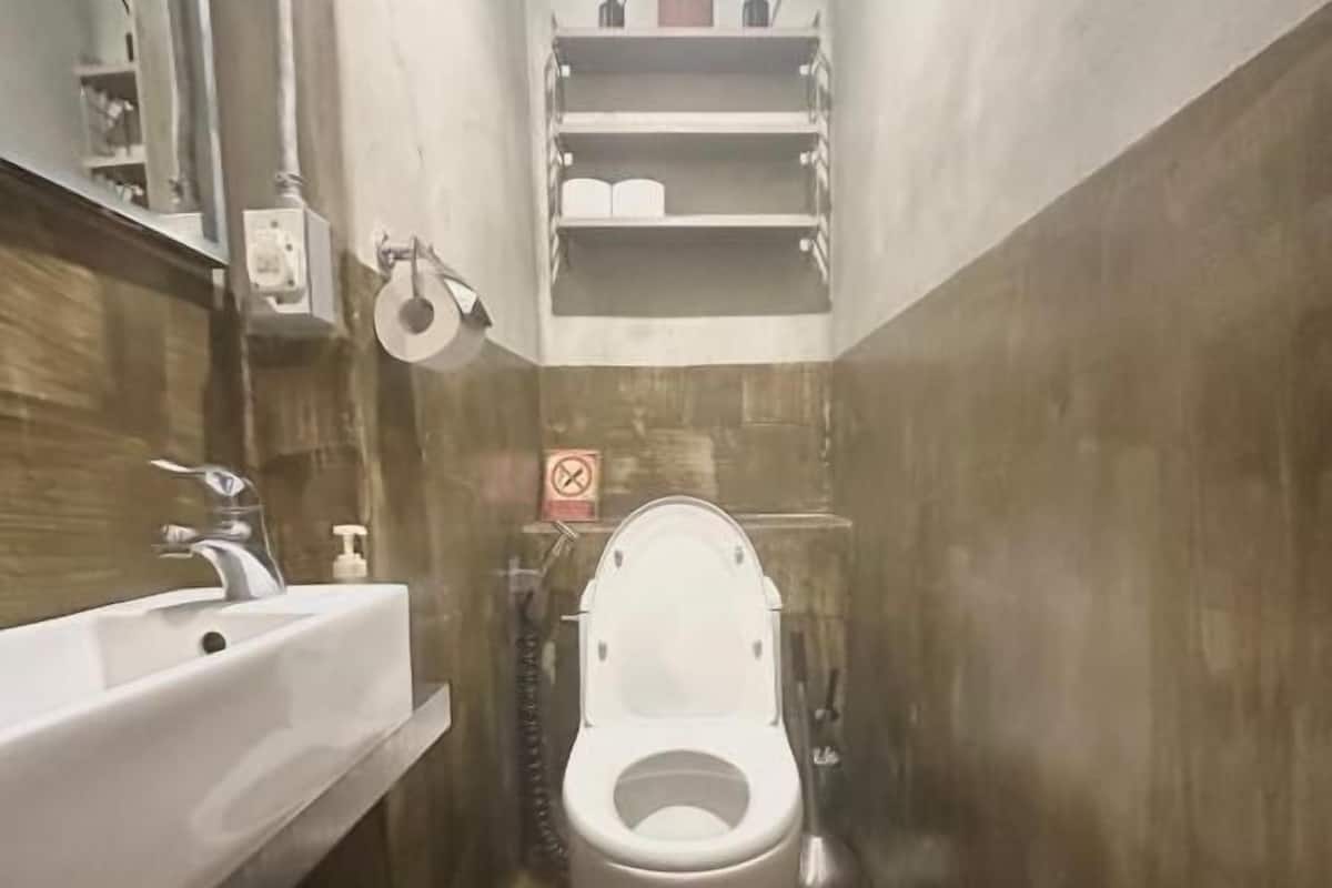 Hair dryer, slippers, towels